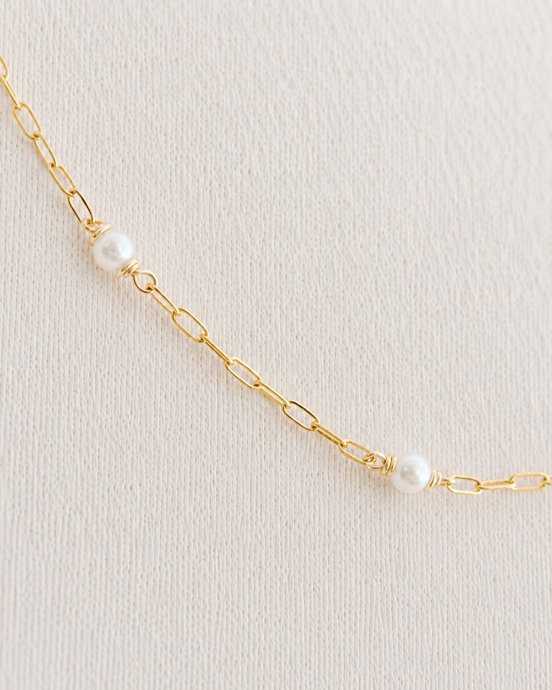 GEMME Blanche — Le collier ras de cou