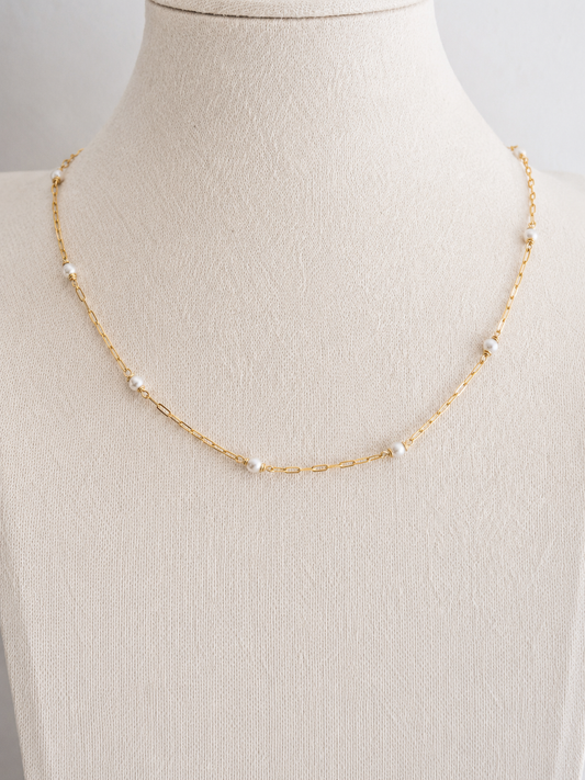 GEMME Blanche — Le collier ras de cou